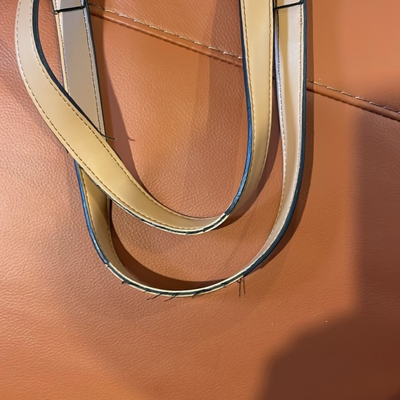 Jones New York handbag. - Picture 6 of 9